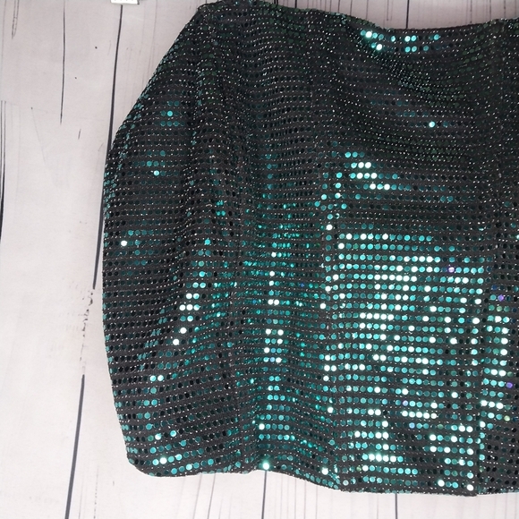 Sincerely Jules - Green Sequin Style Strapless Top W/Light Boning - Size L - Picture 2 of 9